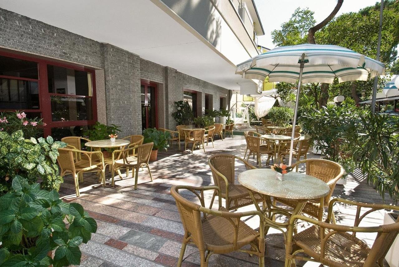 Hotel Capinera Rimini Exterior foto